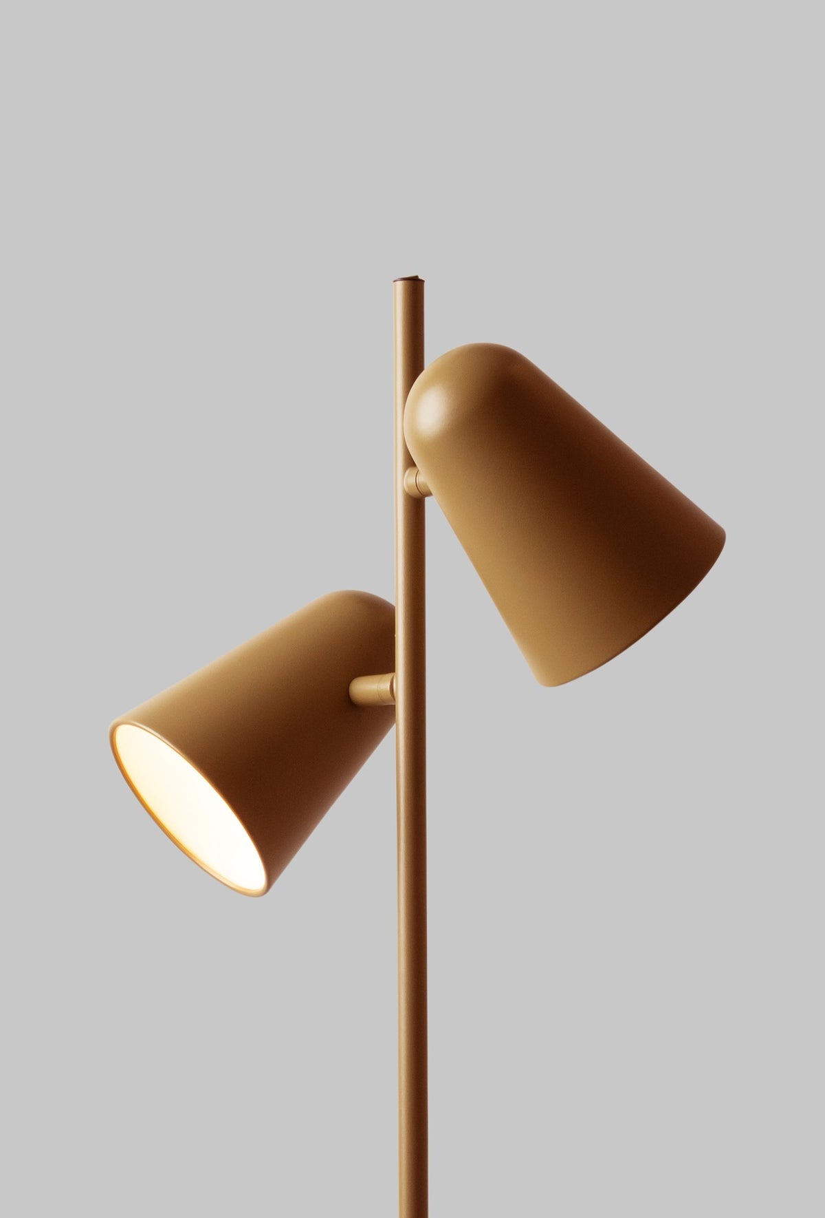 Lampada da terra in metallo giallo senape con carattere 2 luci It's About RoMi Salamanca – disegno con le misure