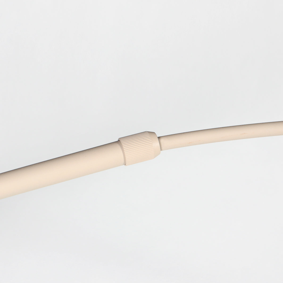 beige-booglamp-met-bamboe-kap-steinhauer-sparkled-light-variant-image11