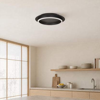Черна кръгла LED плафониера Steinhauer Ringlux – интериорна снимка