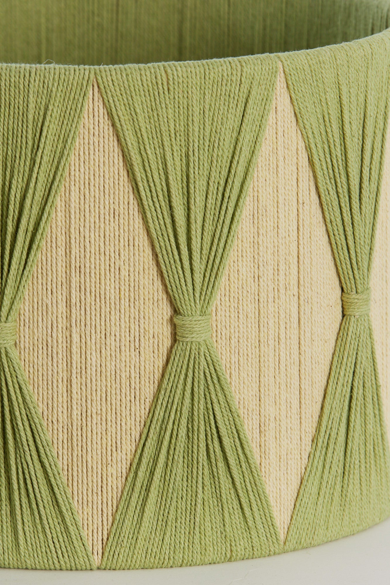 cilindervormige-groene-lampenkap-van-stof-light-living-hannah-variant-image5