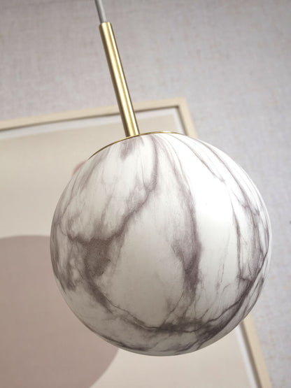goudkleurige-hanglamp-dessinbol-groot-its-about-romi-carrara-variant-image3