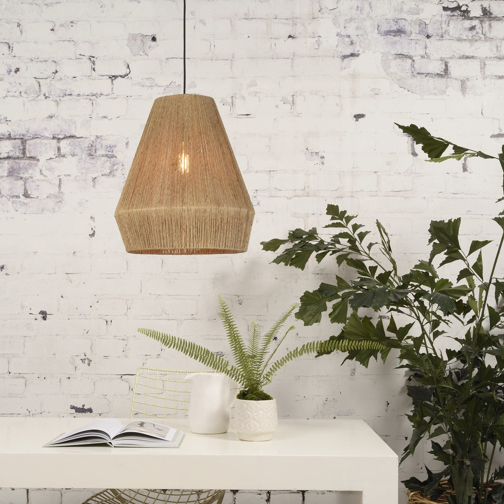 Lampa wisząca z rattanu czarna GOOD&MOJO Iguazu – zdjęcie aranżacyjne