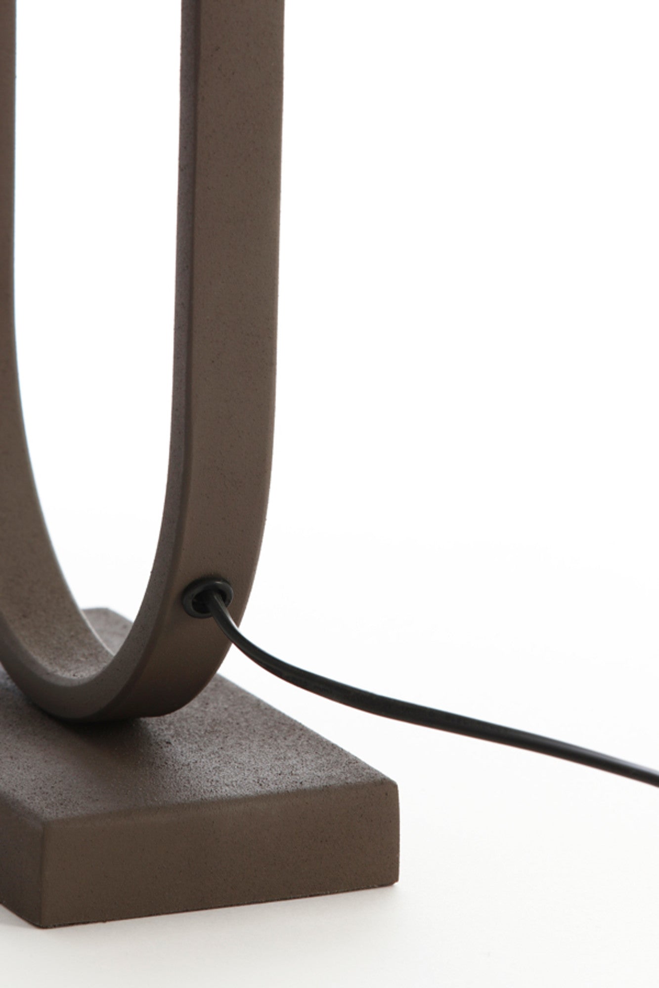 ovaalvormige-bruine-lampenvoet-light-living-jamiri-variant-image5