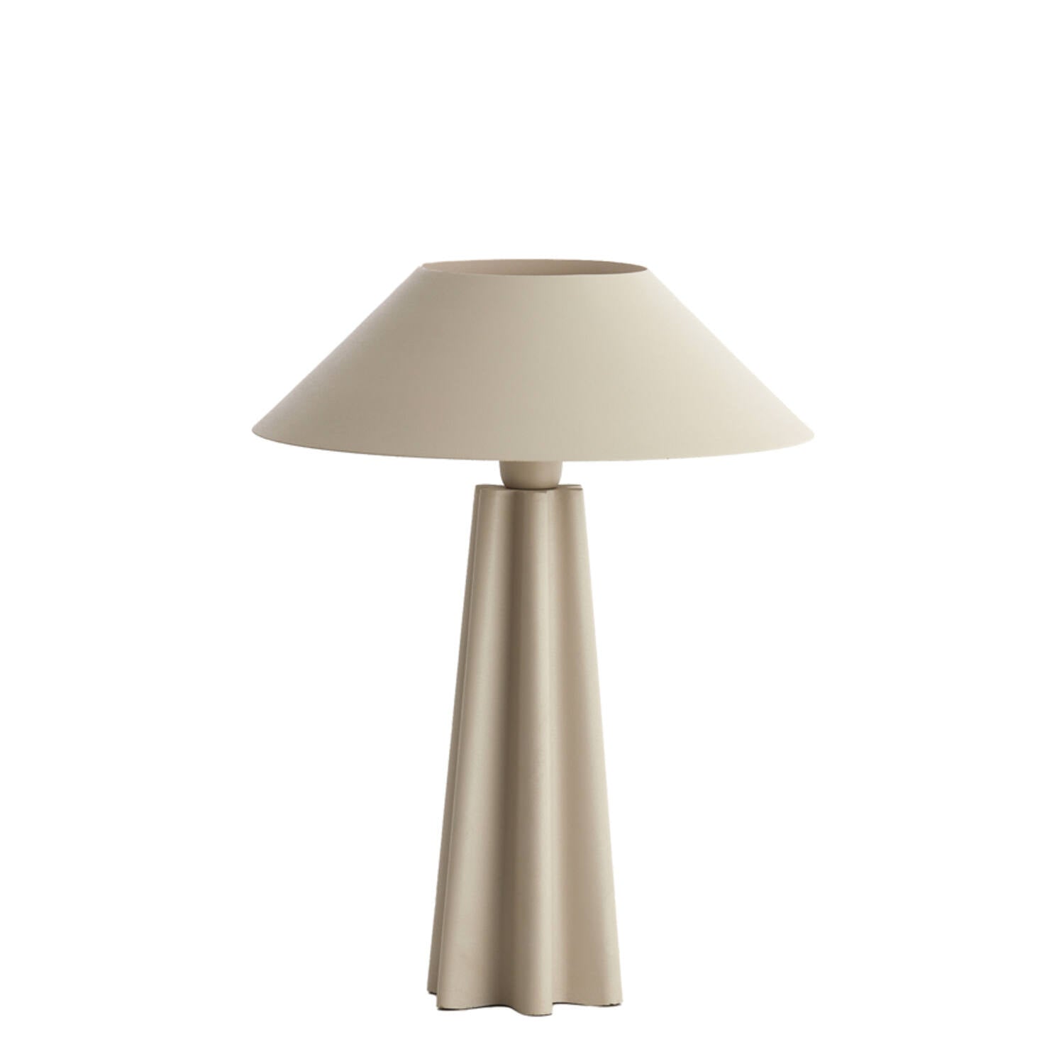 beige-tafellamp-met-conisch-ontwerp-light-living-cukai-main-image