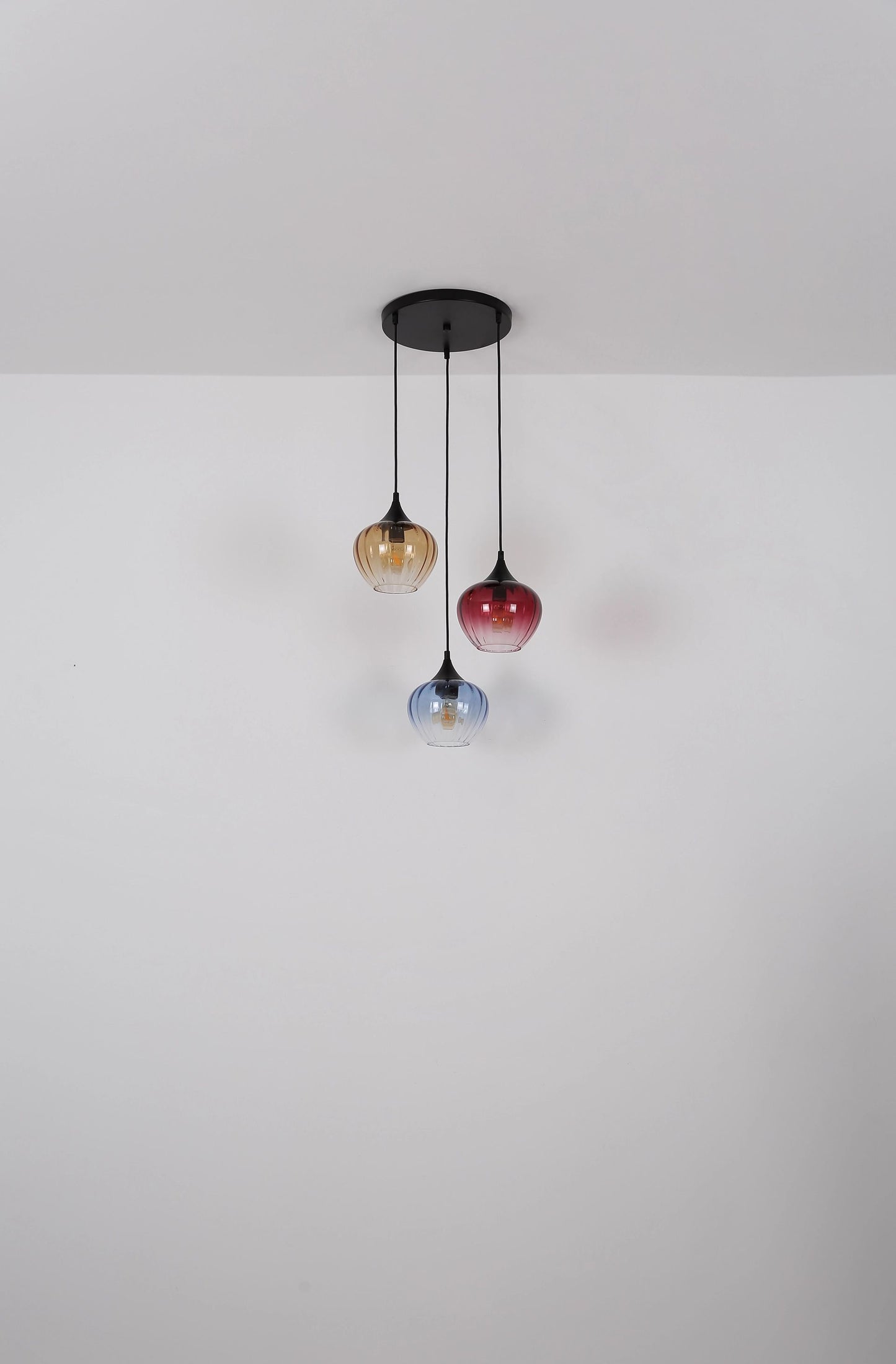 moderne-hanglamp-met-kleurrijke-glazen-elementen-sander-variant-image5