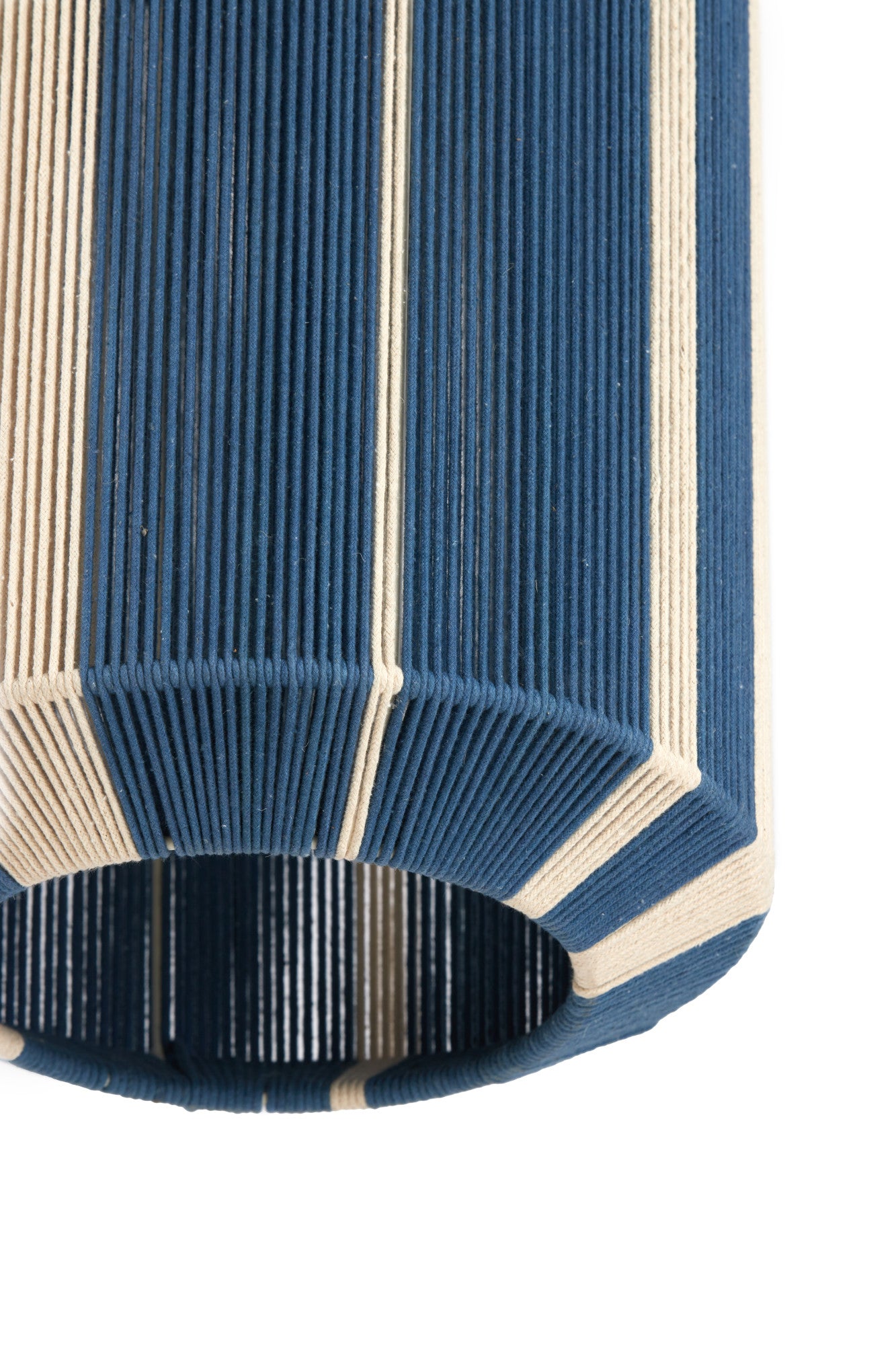 blauw-gestreepte-hanglamp-met-textiel-light-living-kozana-variant-image2