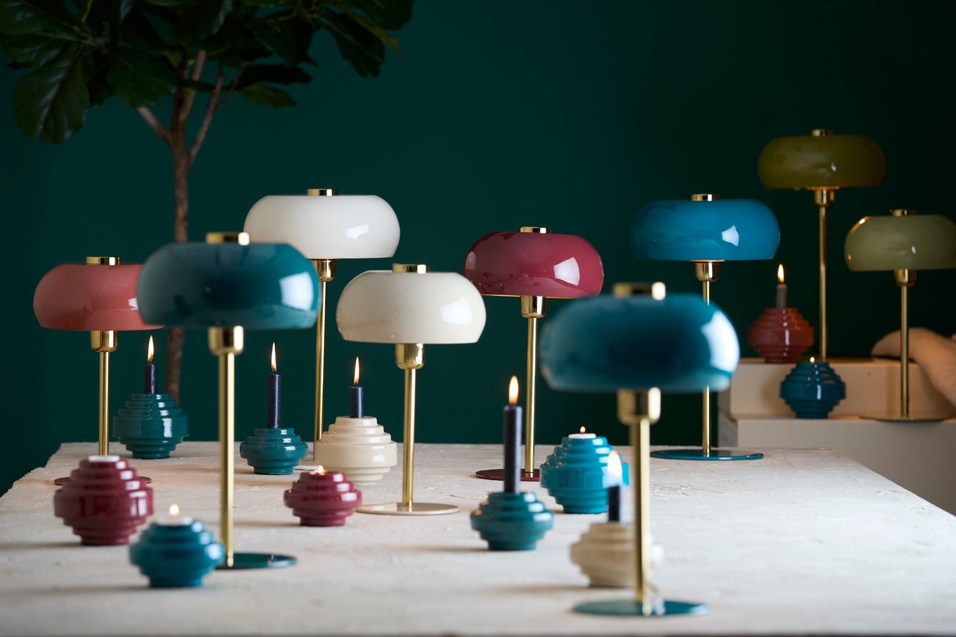 rode-metaal-glanzende-tafellamp-light-living-surin-variant-image3