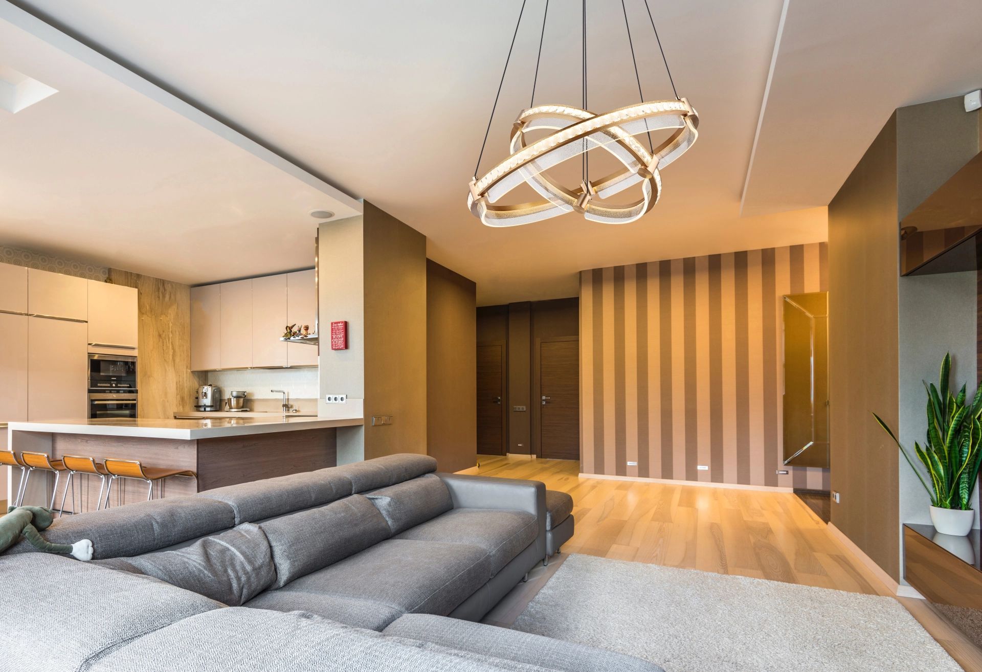 mooie-hanglamp-met-goudkleurige-elementen-blondie-variant-image10