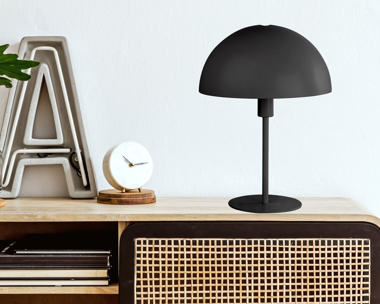 moderne-zwarte-tafellamp-met-rocker-schakelaar-meike-variant-image2