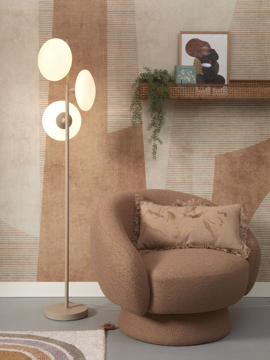 grijze-glazen-scandinavische-vloerlamp-metaal-its-about-romi-sapporo-variant-image4