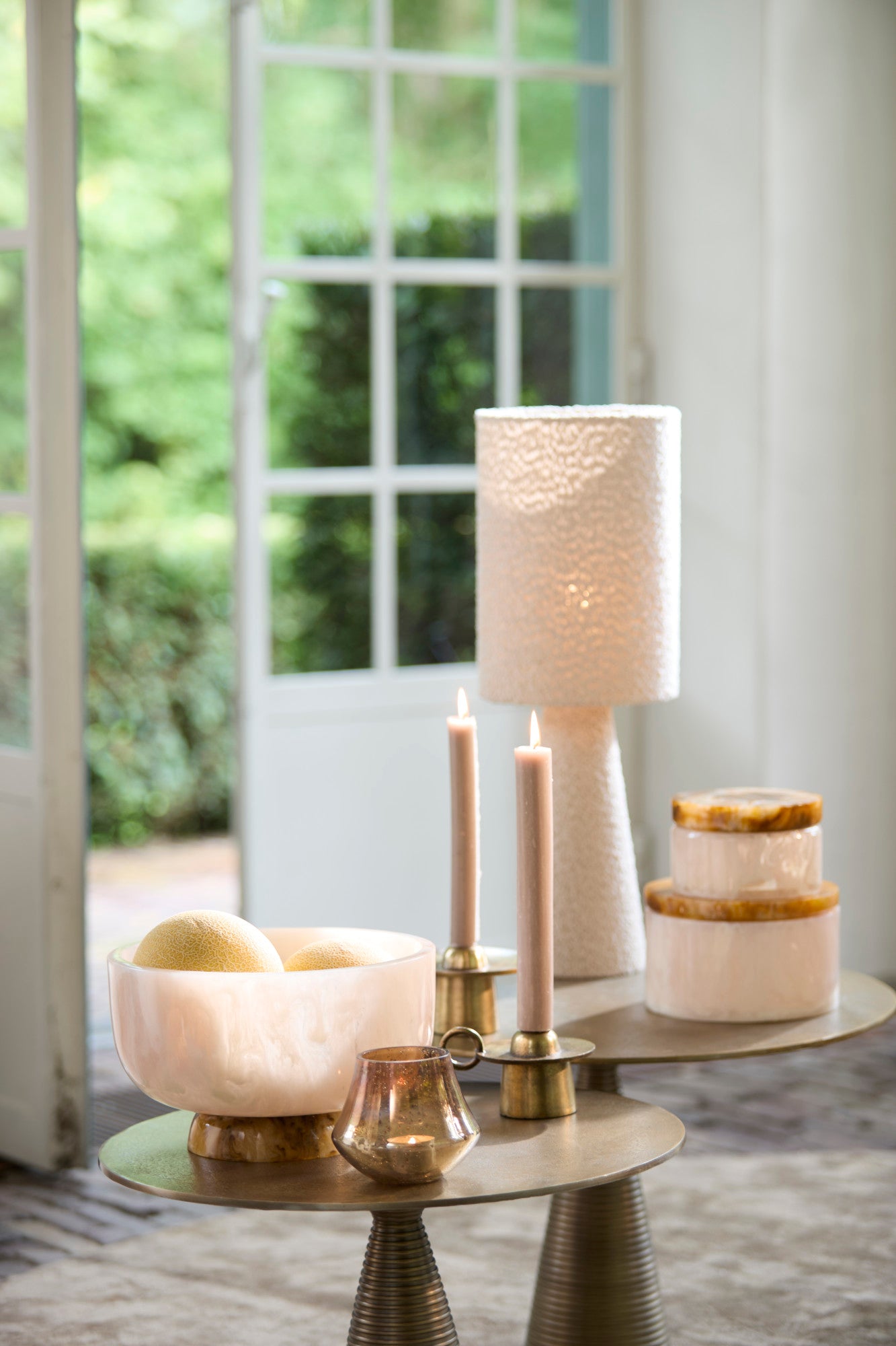 beige-stoffen-cilinder-tafellamp-light-living-micky-variant-image3