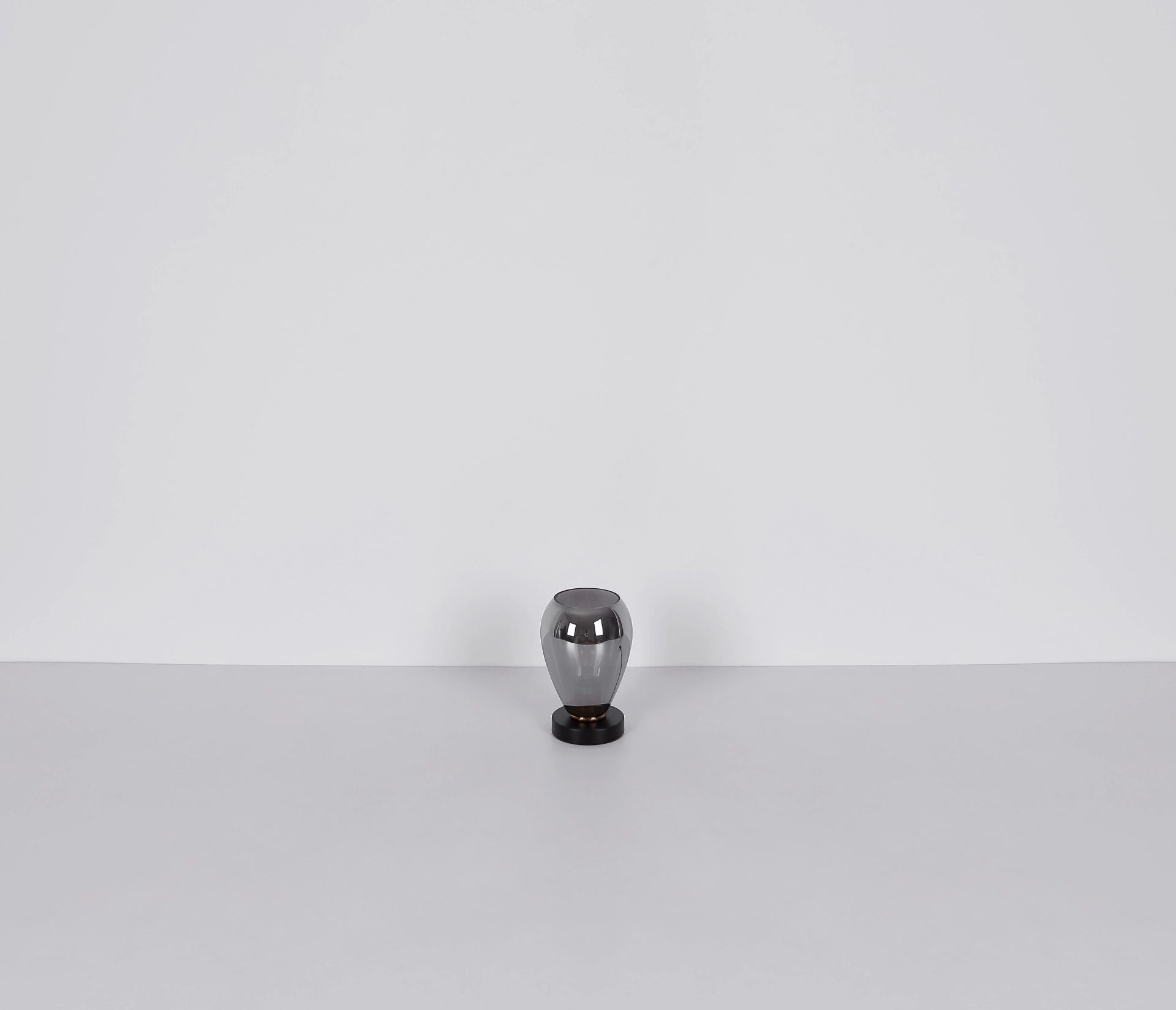 elegante-tafel-lamp-met-glazen-kap-fanni-variant-image5