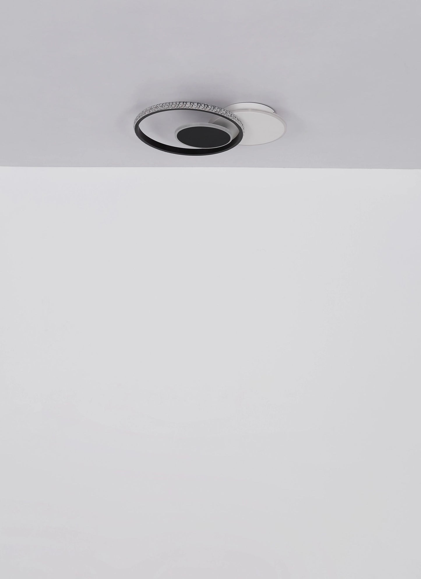 moderne-plafondlamp-met-opaalacryl-en-ringen-perlix-variant-image6