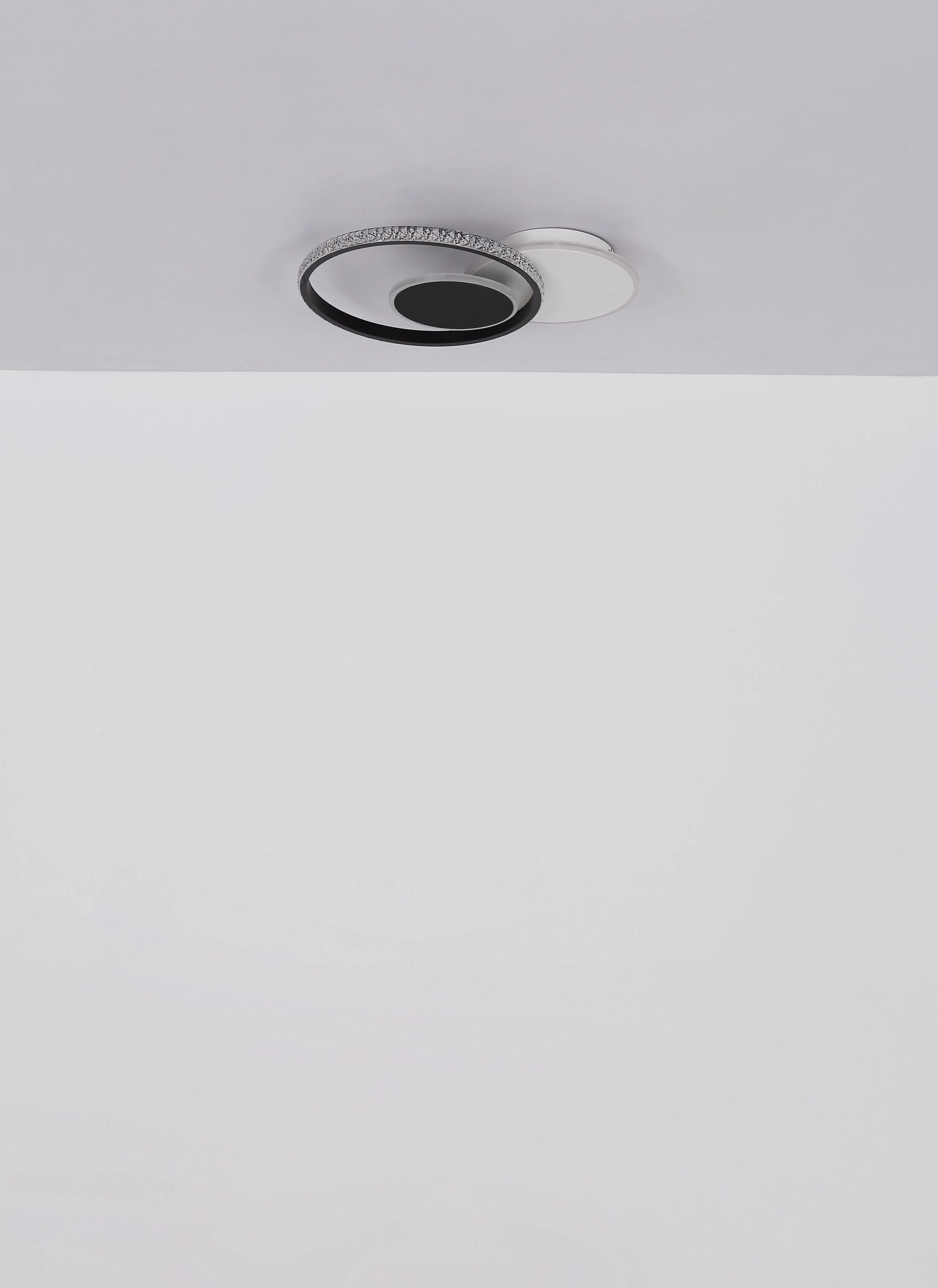 moderne-plafondlamp-met-opaalacryl-en-ringen-perlix-variant-image6