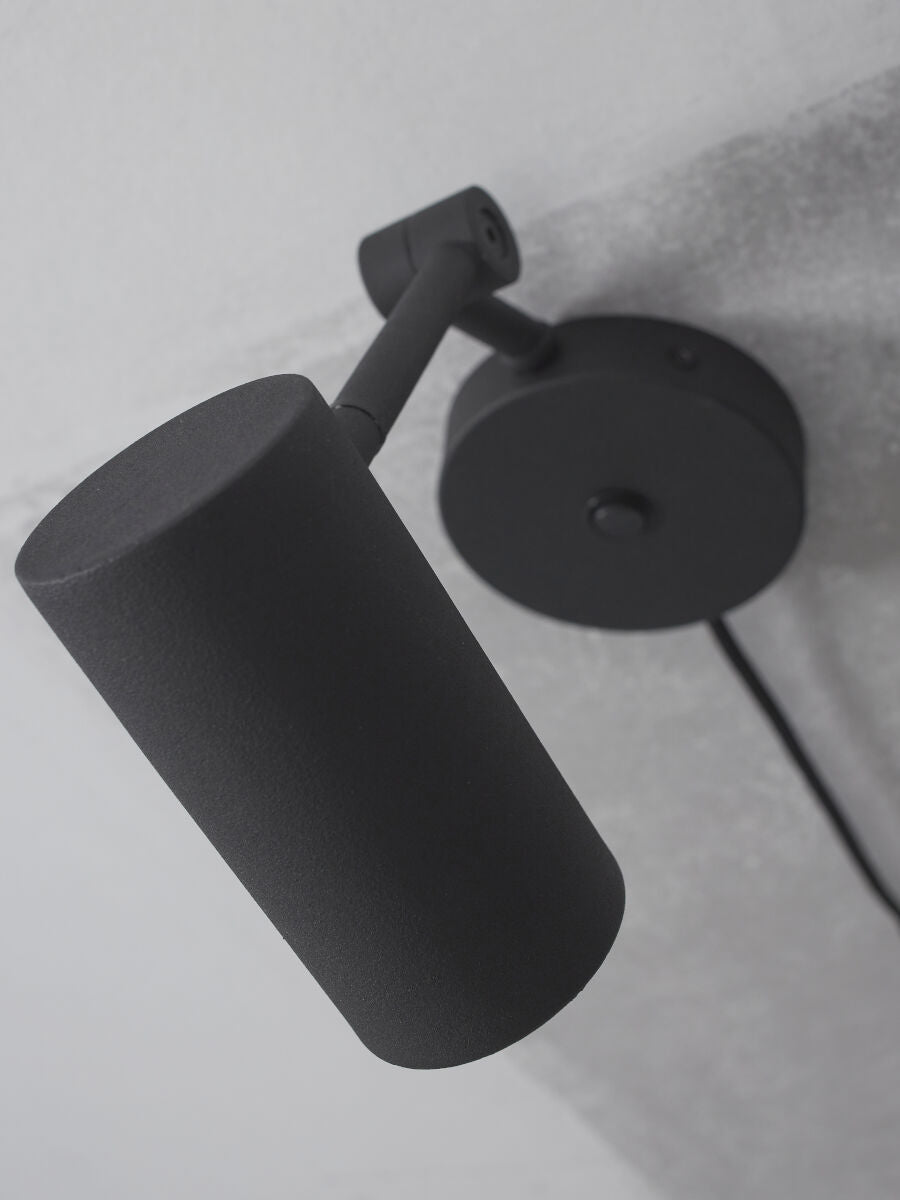 retro-zwarte-wandlamp-metaal-its-about-romi-montreux-variant-image5