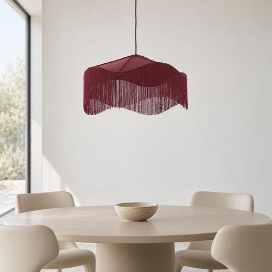 Punainen Tiffany Velvet -riippuvalaisin Light & Living Ø50 cm – tunnelmakuva