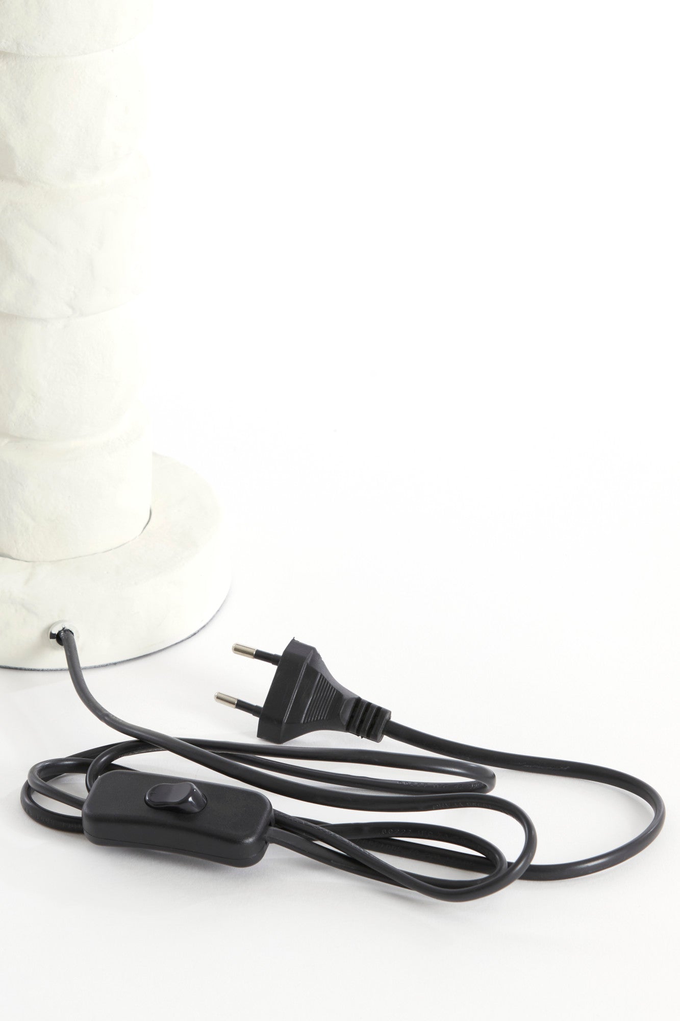 witte-lampenvoet-light-living-akti-variant-image7