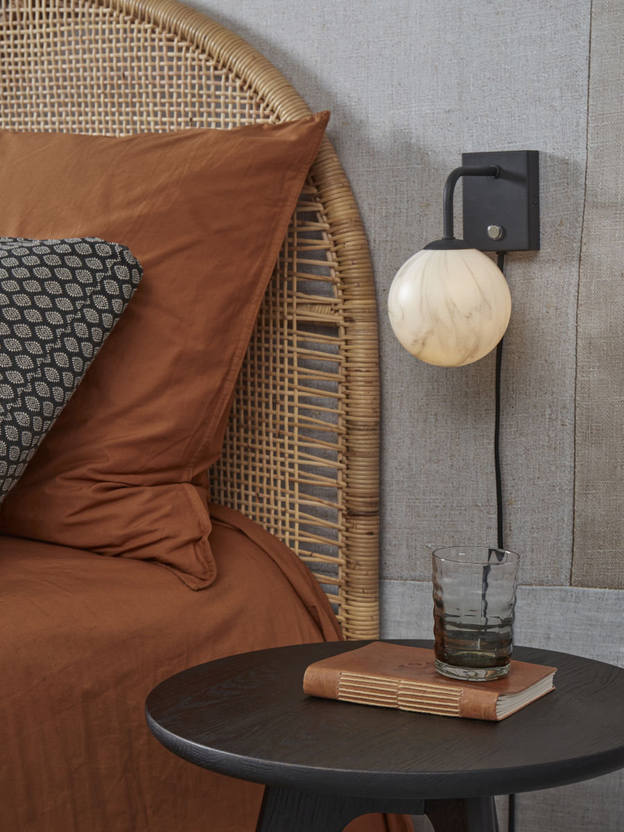 zwarte-wandlamp-dessinbol-gebogen-its-about-romi-carrara-variant-image4