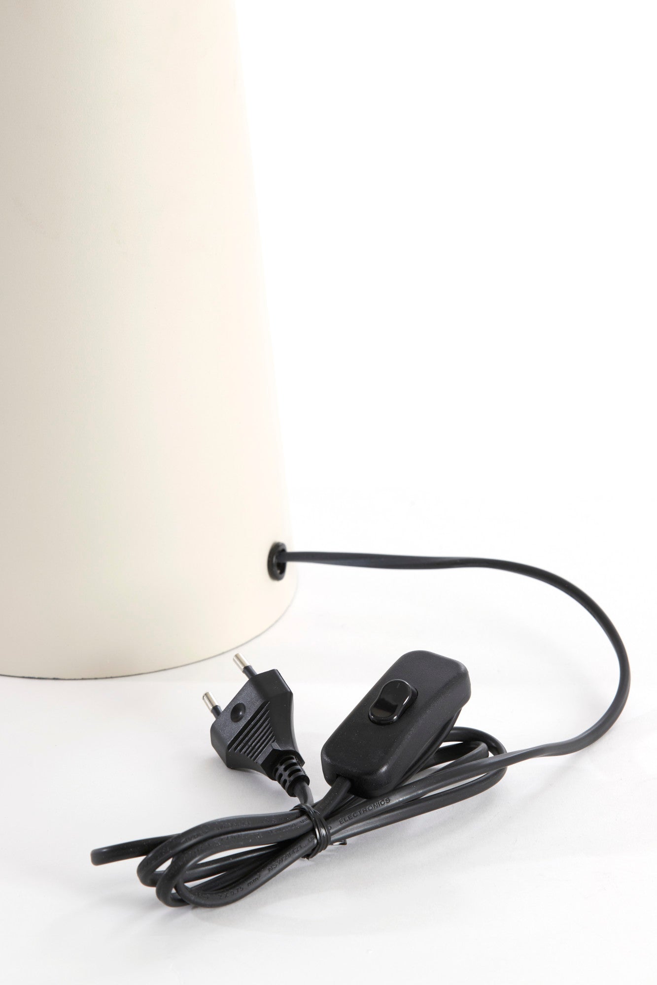 witte-cilindervormige-tafellamp-light-living-yelos-variant-image5