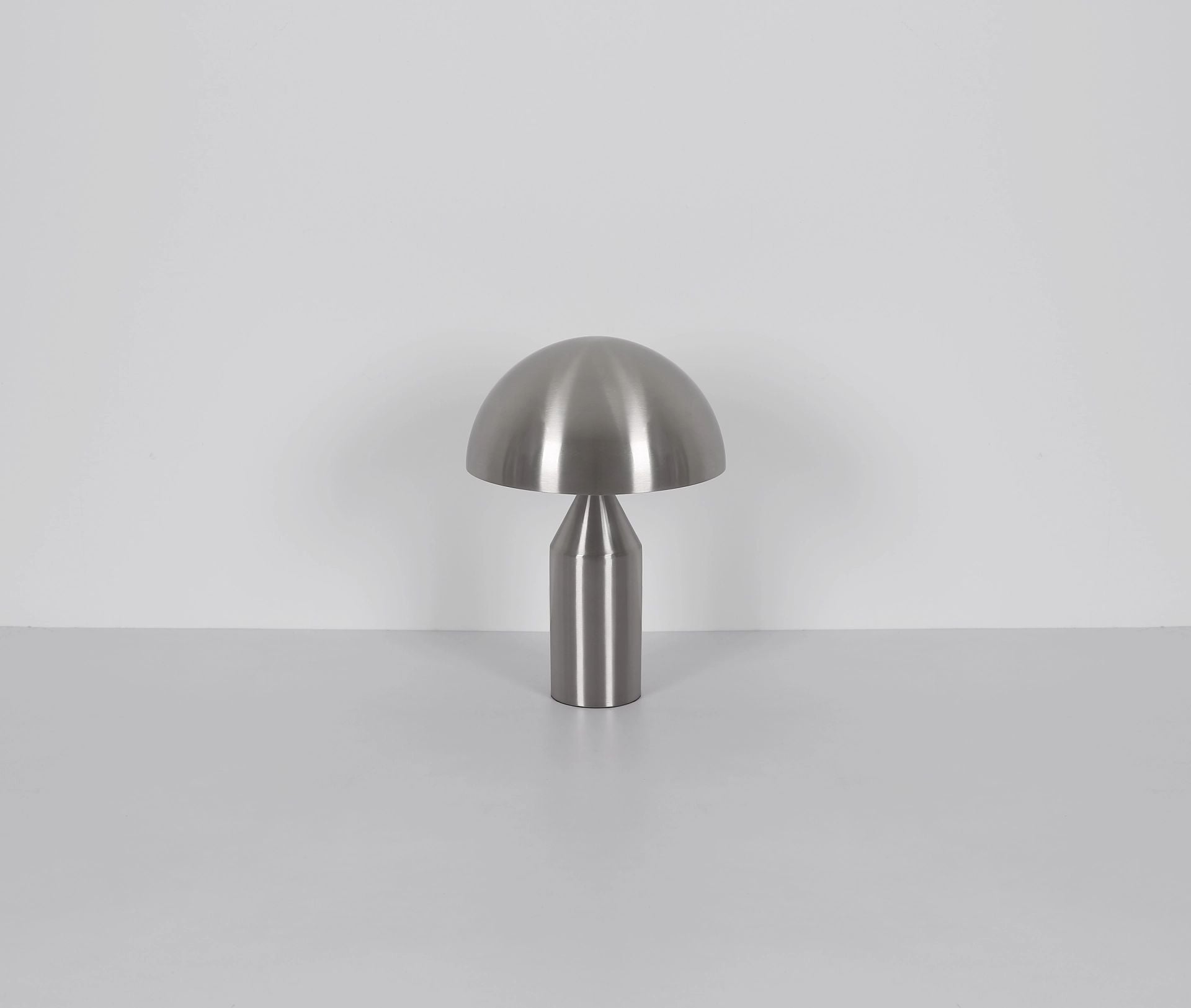 moderne-tafellamp-met-elegante-cilindervorm-atoma-variant-image7