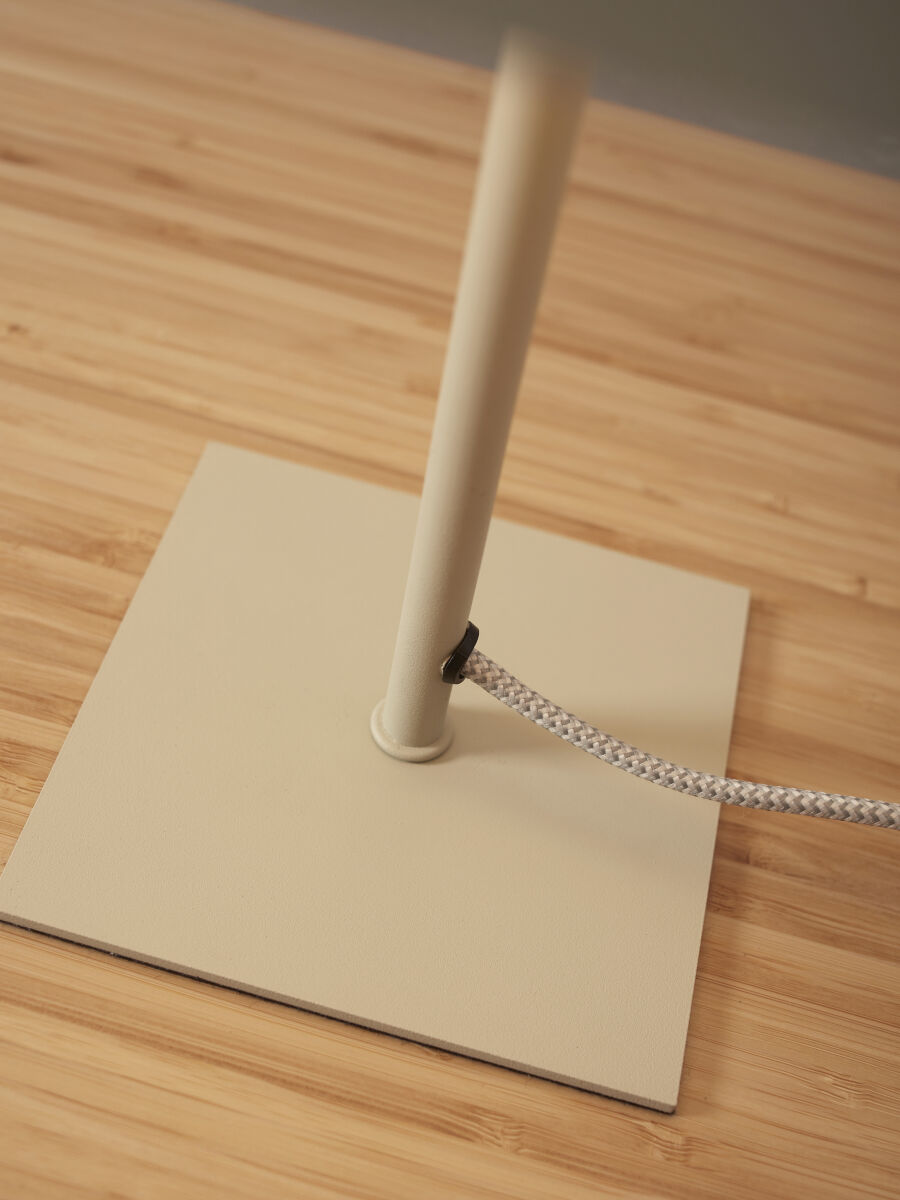 groene-metalen-retro-tafellamp-its-about-romi-perth-variant-image6