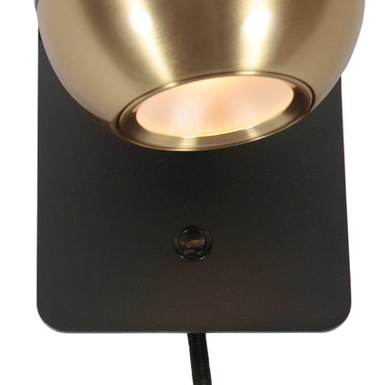 luxe-messing-wandlamp-belluno-met-dim-to-warm-led-variant-image4