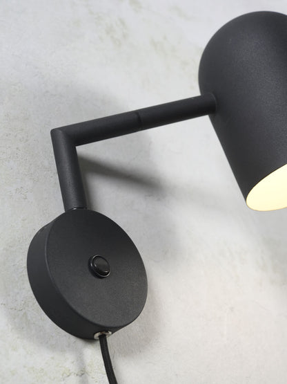 retro-bekervormige-wandlamp-zwart-its-about-romi-marseille-variant-image3