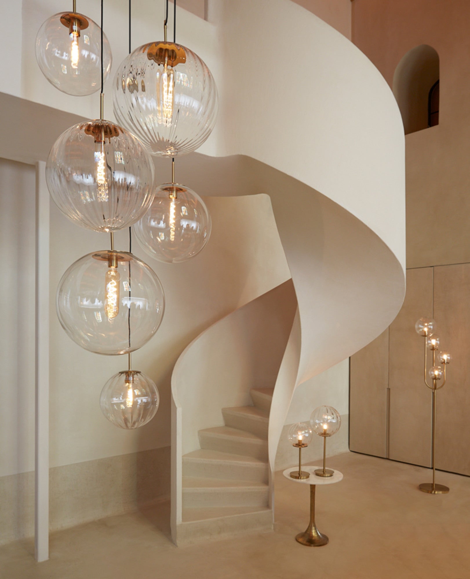 retro-zilveren-rookglazen-bol-hanglamp-light-living-medina-variant-image4