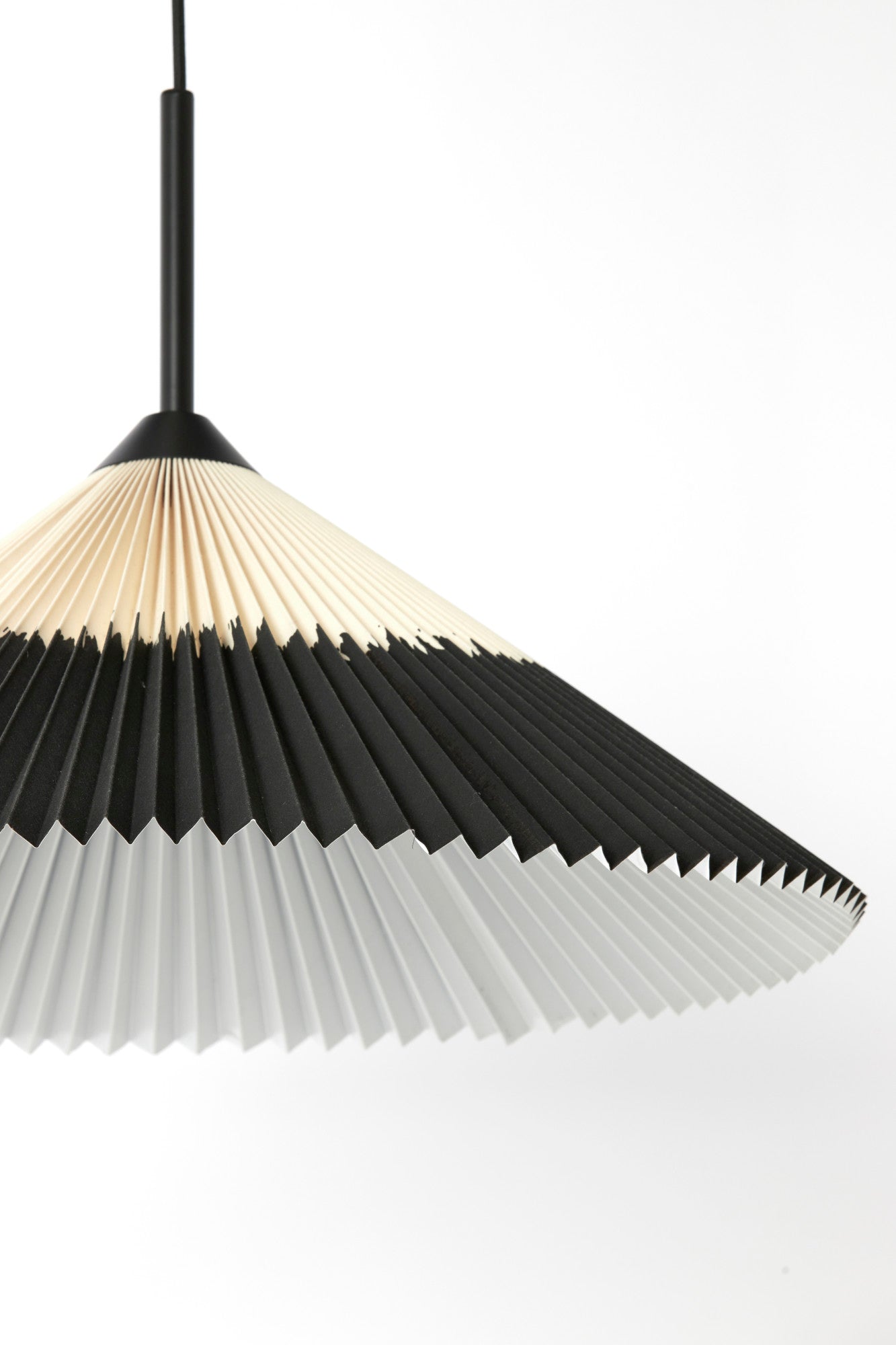 hanglamp-naturel-zwart-textiel-geplooid-light-living-pleated-variant-image3