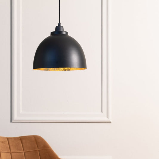 zwarte-hanglamp-met-gouden-binnenzijde-light-living-kylie-ai-sfeer_image