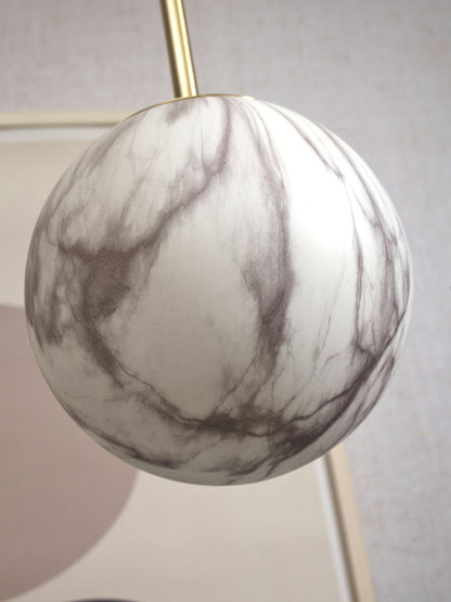 goudkleurige-hanglamp-dessinbol-middelgroot-its-about-romi-carrara-variant-image3