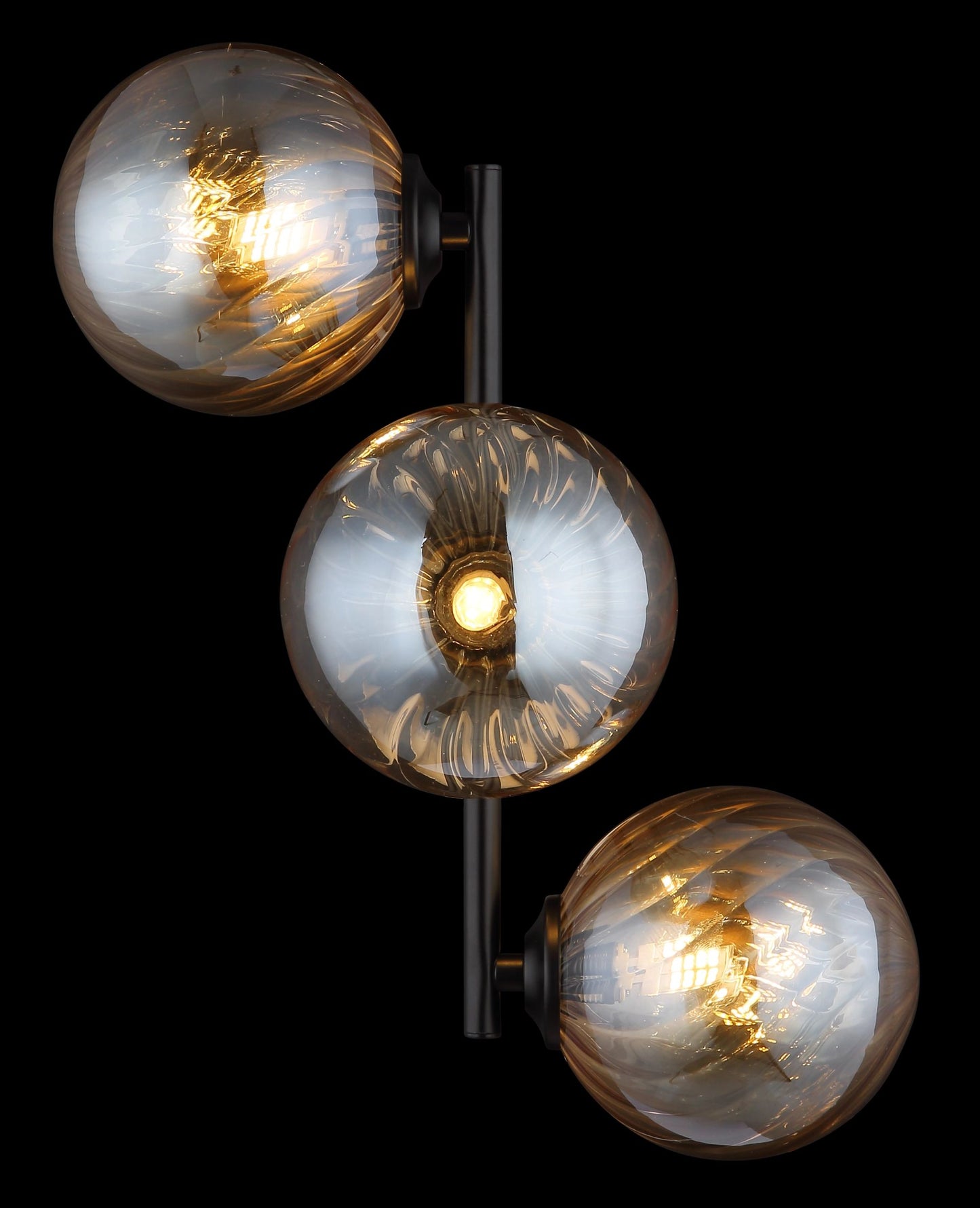 sfeervolle-wandlamp-met-amberkleurige-bollen-conor-variant-image5