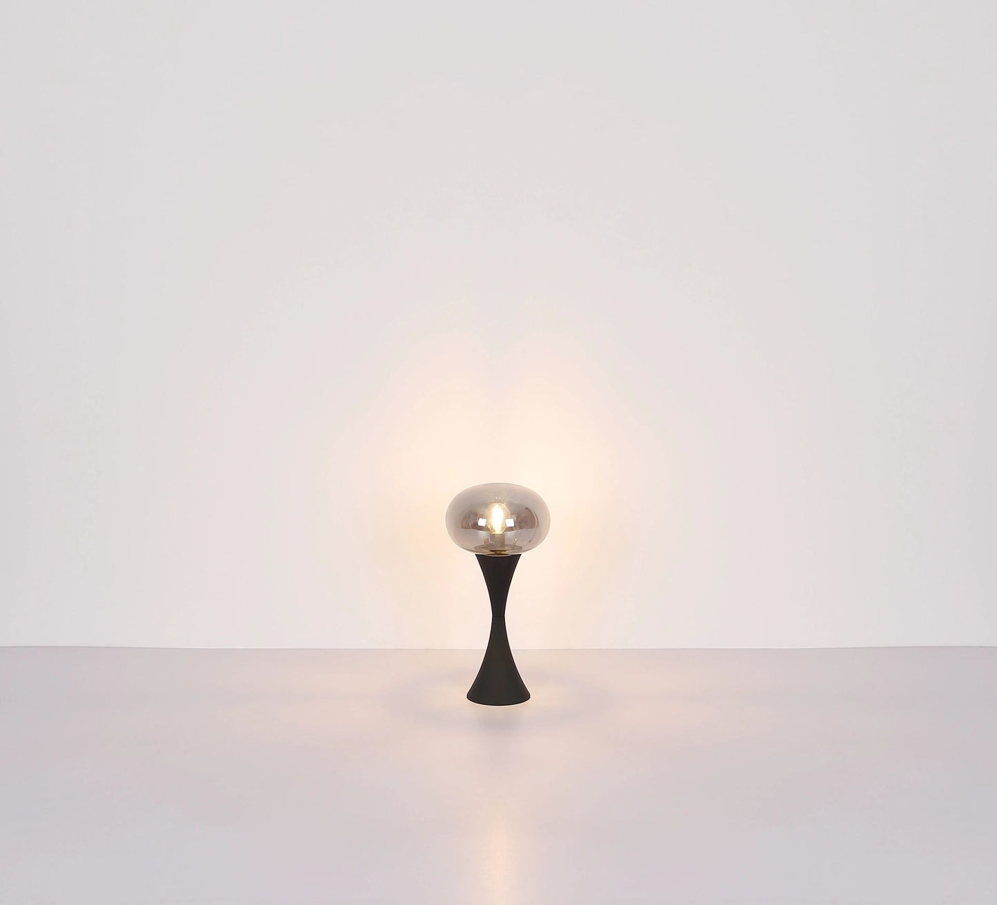 elegante-tafellamp-modern-zwart-met-glaskap-lula-variant-image4