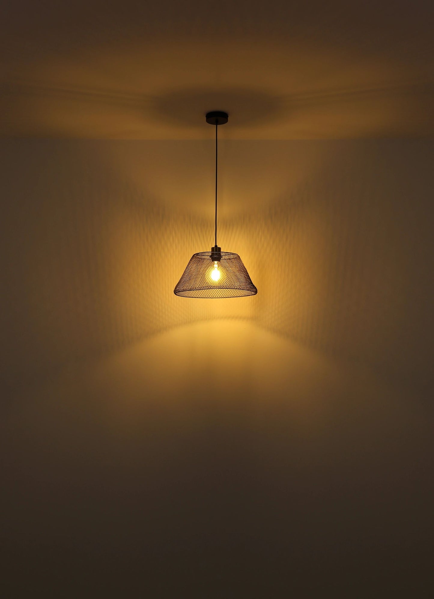 moderne-hanglamp-met-zwarte-gaaskap-baku-variant-image3