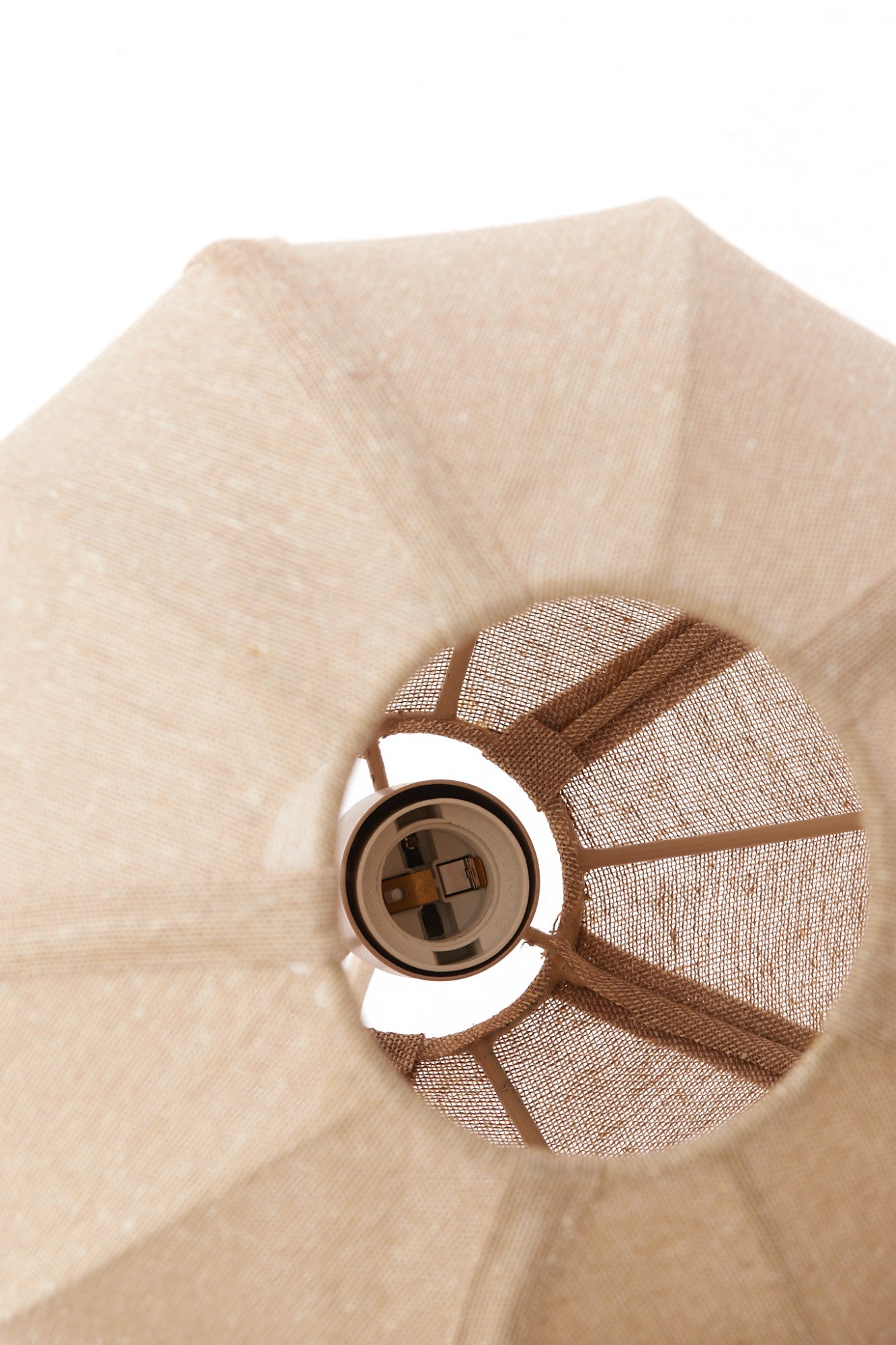 beige-stoffen-hanglamp-ovaal-model-light-living-milatos-variant-image8