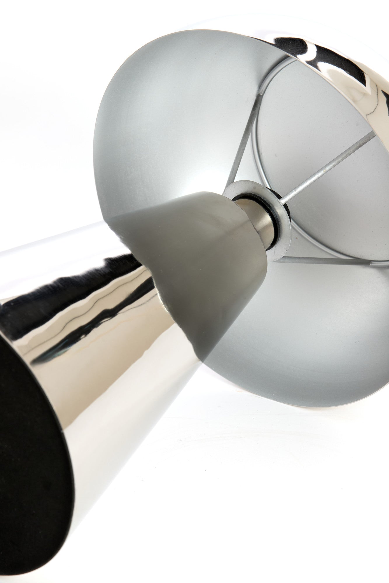 metaalkleurige-tafellamp-modern-light-living-surrina-variant-image7