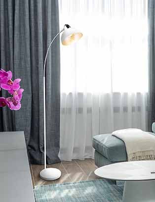 metalen-trendy-witte-vloerlamp-globo-anita-variant-image1