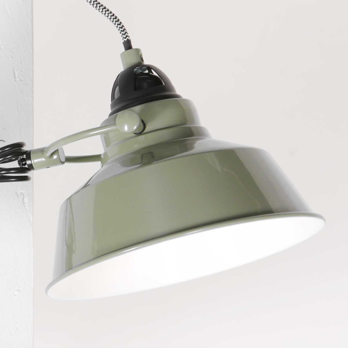 industriele-wandlamp-groen-metaal-mexlite-nove-variant-image4