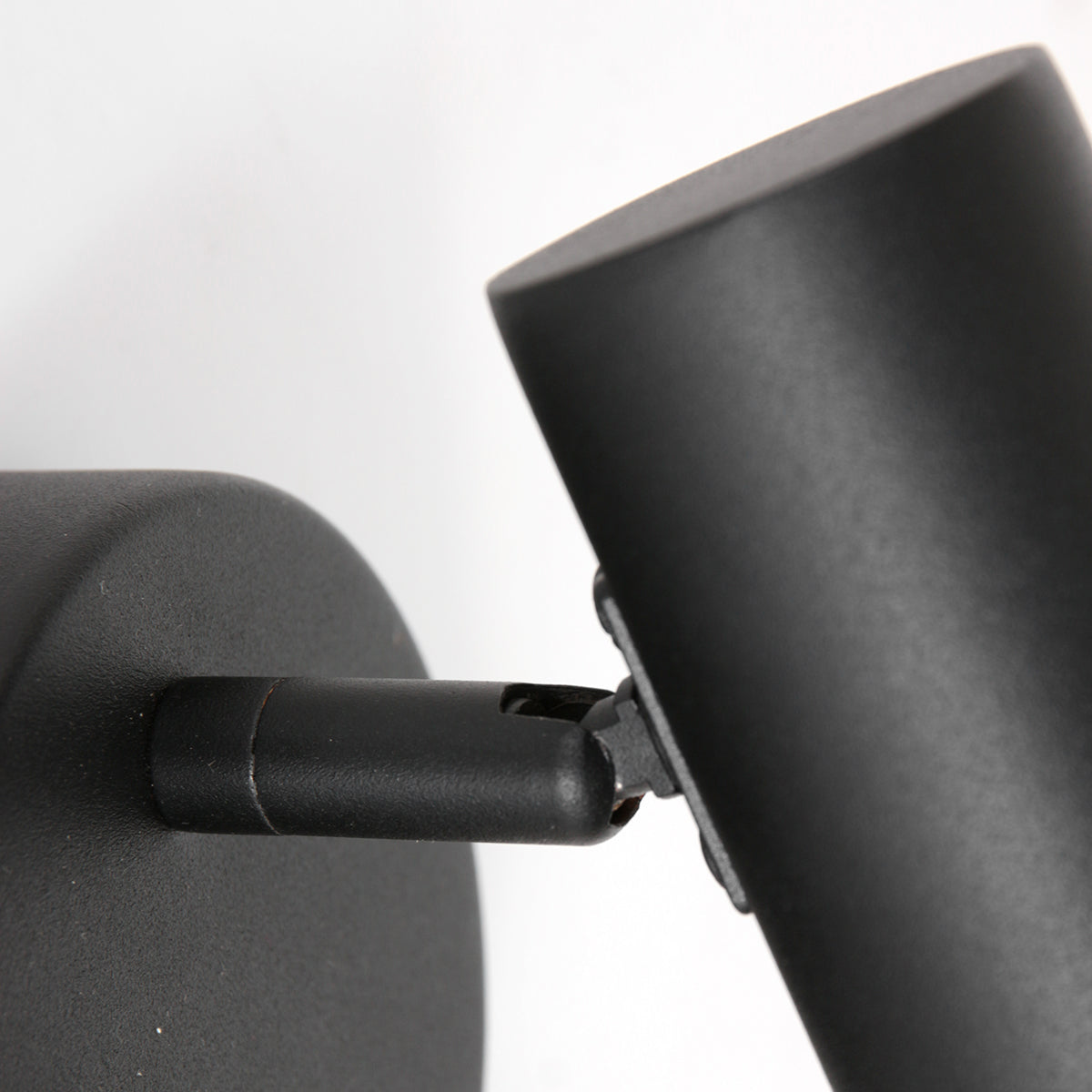 wandspot-zwart-met-gouden-binnenzijde-anne-light-home-bundle-variant-image4