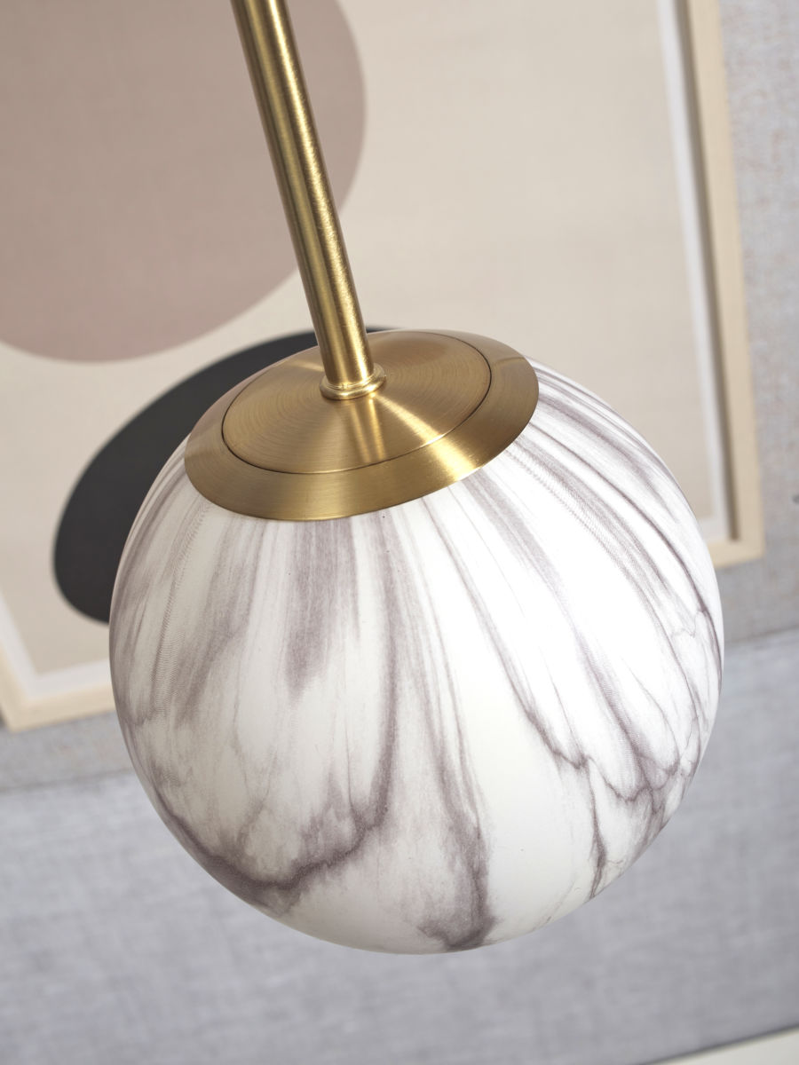 goudkleurige-hanglamp-dessinbol-middelgroot-its-about-romi-carrara-variant-image2