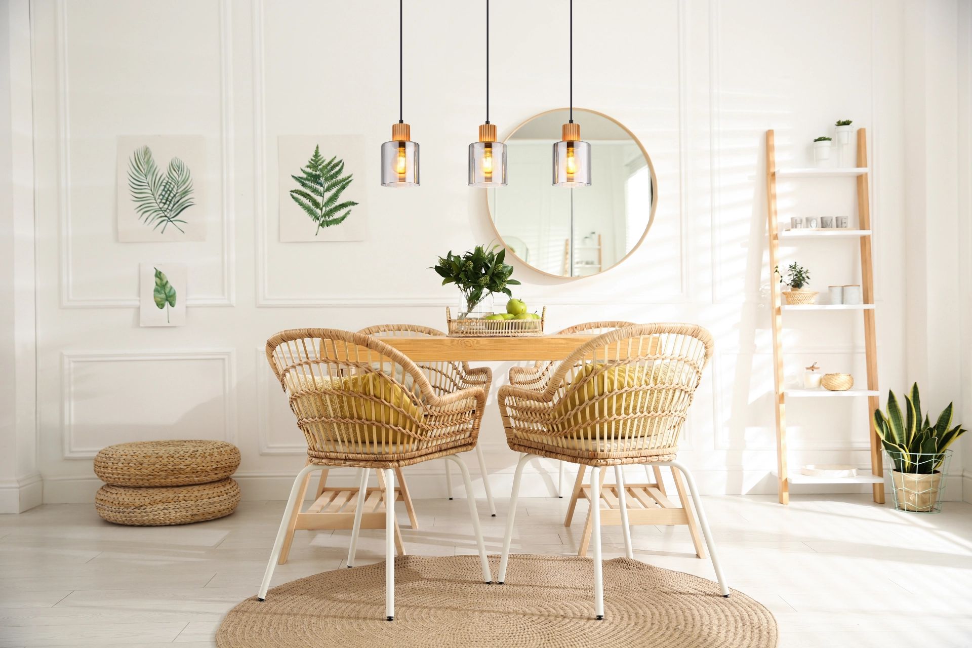 slanke-wandlamp-met-elegant-design-en-glas-aleidis-variant-image4