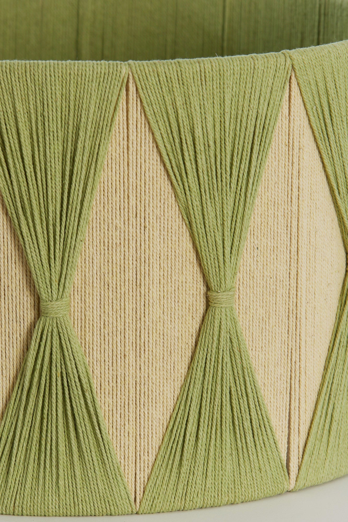 groene-lampenkap-met-een-mooi-patroon-light-living-hannah-variant-image5