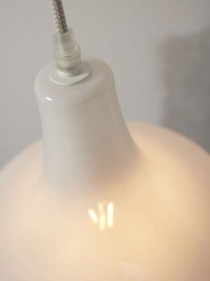 metalen-glazen-hanglamp-wit-scandinavisch-its-about-romi-reykjavik-variant-image3
