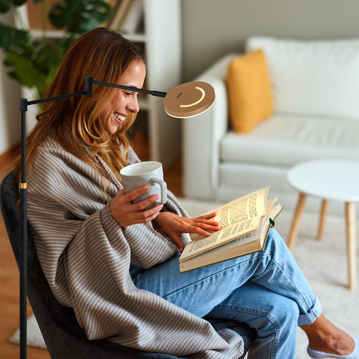 oplaadbare-zwarte-vloerlamp-gouden-kapje-steinhauer-soleil-variant-image3