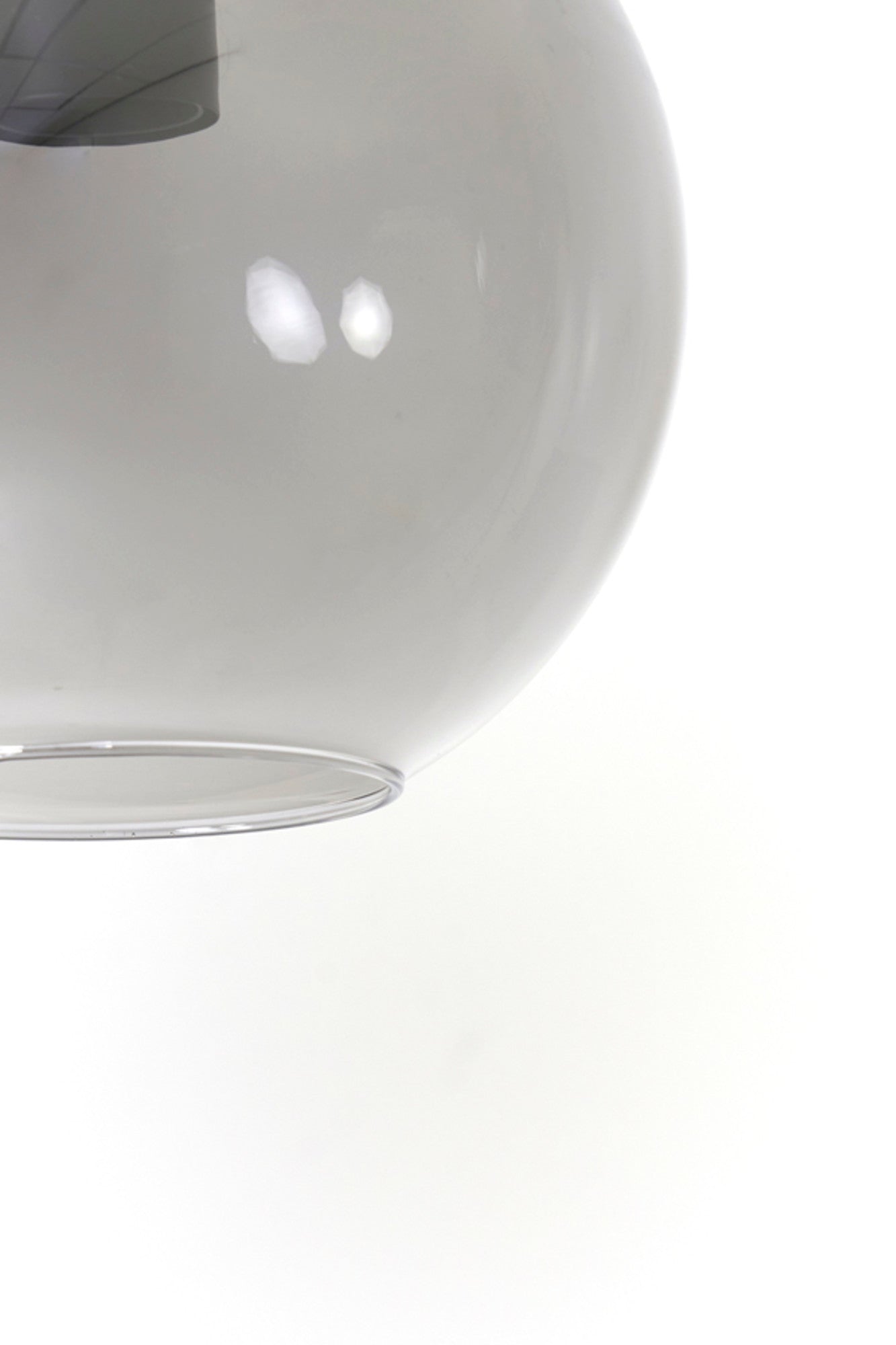 bolvormige-hanglamp-van-rookglas-light-living-subar-variant-image5