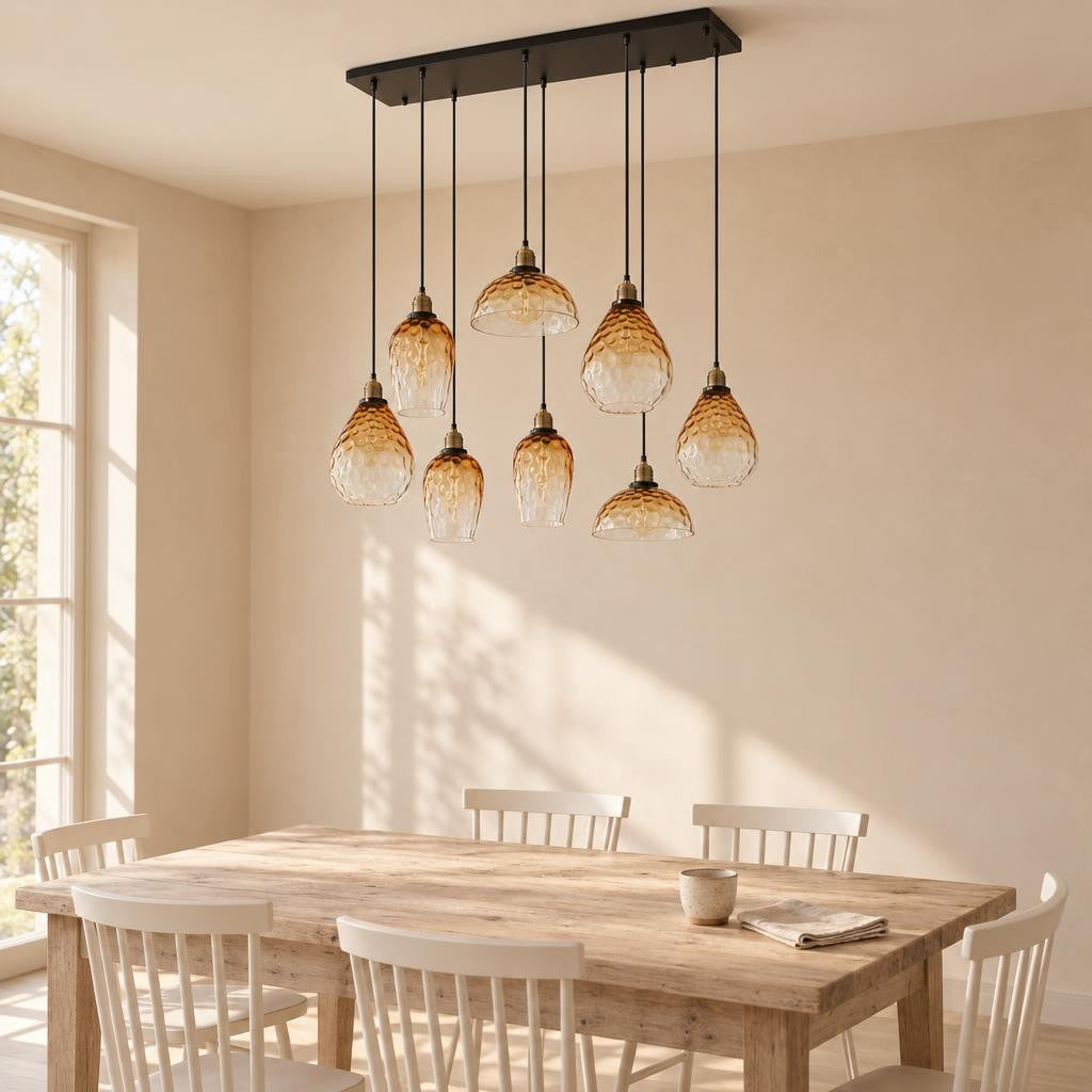 Klasyczna lampa wisząca Globo Salvy, 8×E27, bursztynowe szkło – zdjęcie aranżacyjne