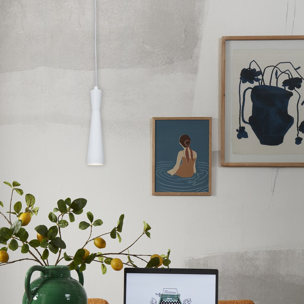 Lampada a sospensione bianca metallo It's About Romi – foto d'ambiente