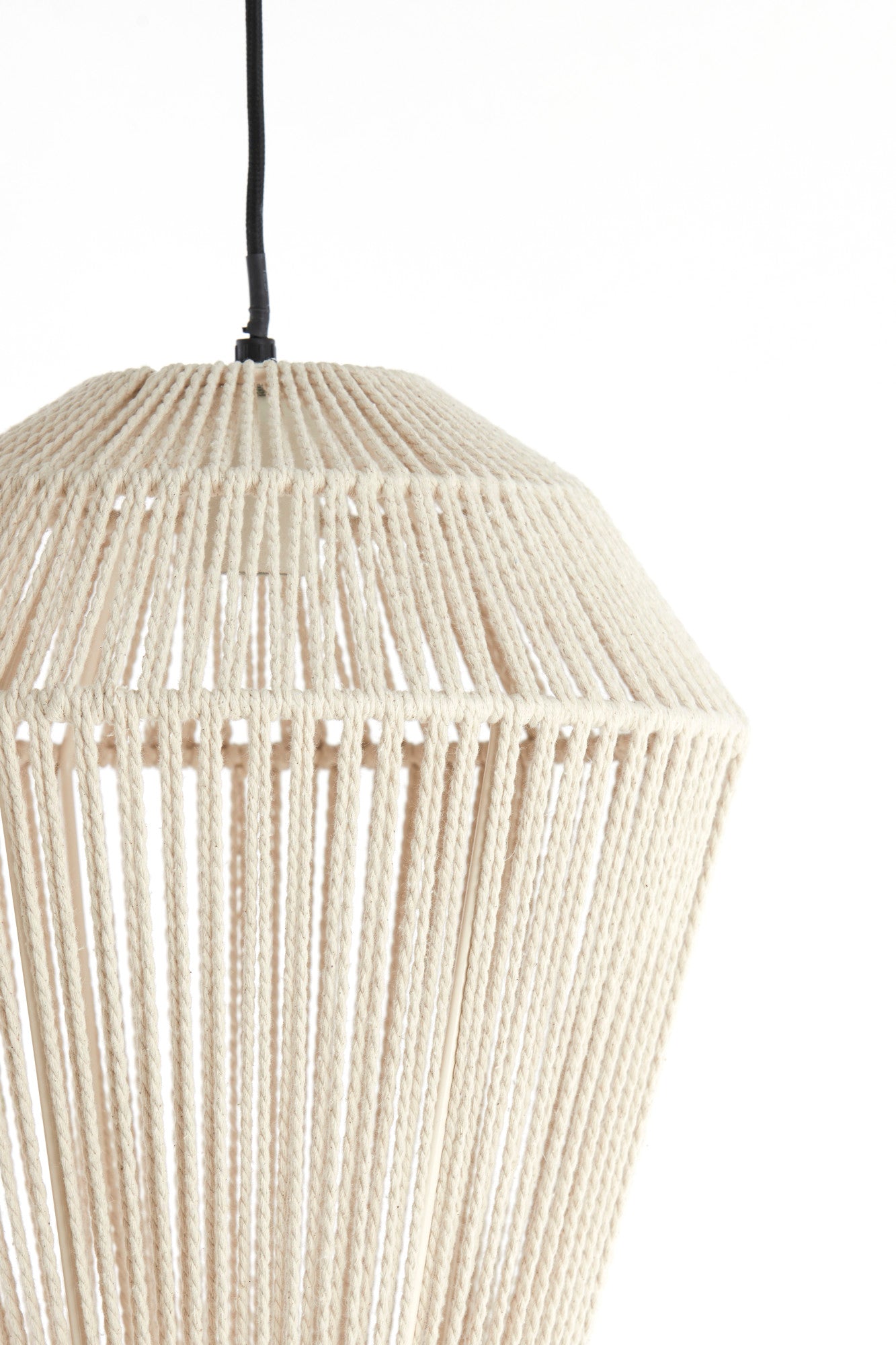 beige-stoffen-hanglamp-sfeervol-light-living-deya-variant-image2