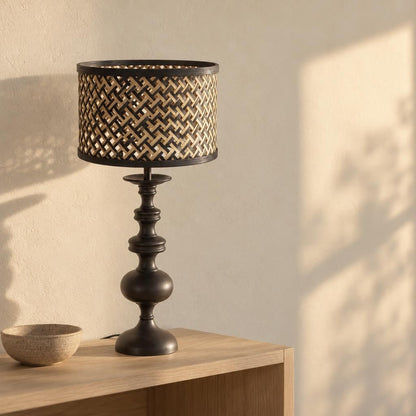 Černá boho stolní lampa Lyons – fotografie v interiéru