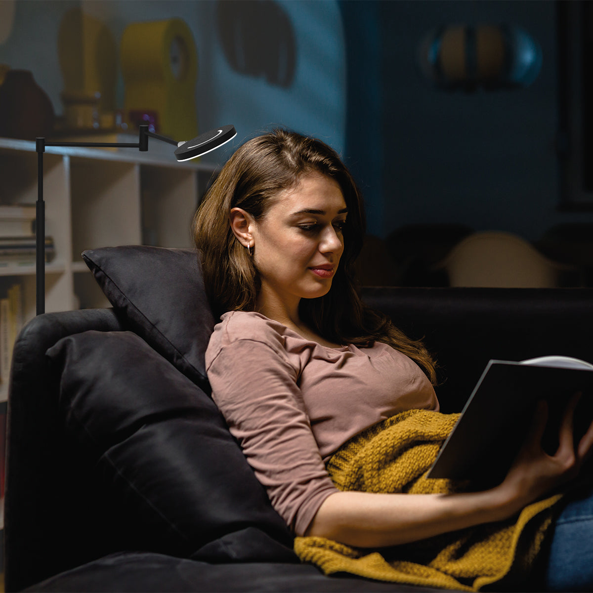 oplaadbare-moderne-zwarte-vloerlamp-met-zwenk-dimfunctie-steinhauer-soleil-variant-image2